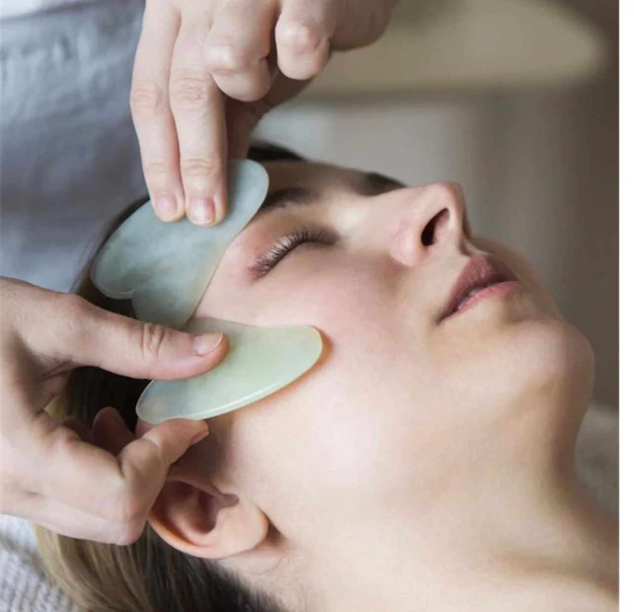 Natural Jade Roller | Facial Massage Tool for Glowing & Refreshed Skin